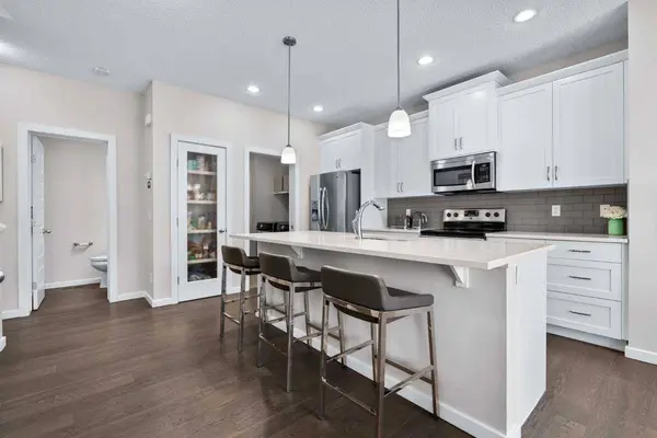 567 Evansborough WAY NW, Calgary, AB T3P0M7