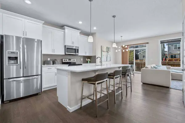 567 Evansborough WAY NW, Calgary, AB T3P0M7