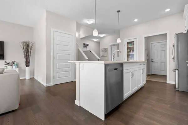 567 Evansborough WAY NW, Calgary, AB T3P0M7