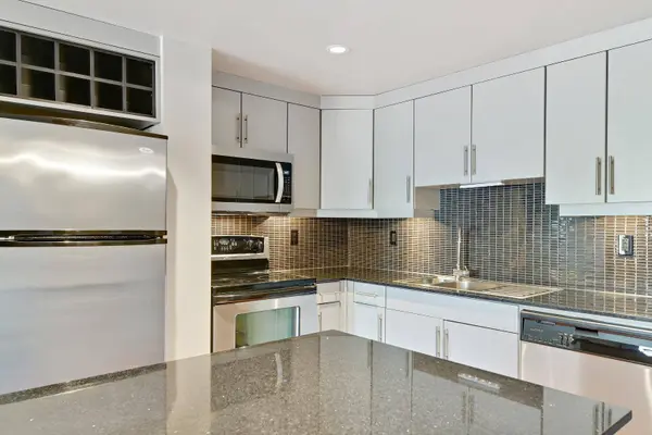 410 1 AVE NE #405, Calgary, AB T2E 0B4