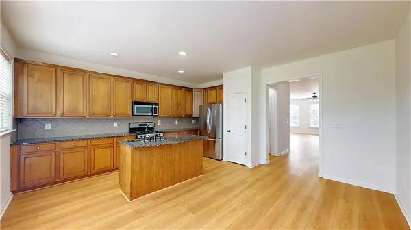 635 Grove Manor PARK, Suwanee, GA 30024