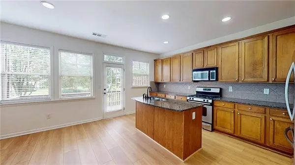 635 Grove Manor PARK, Suwanee, GA 30024