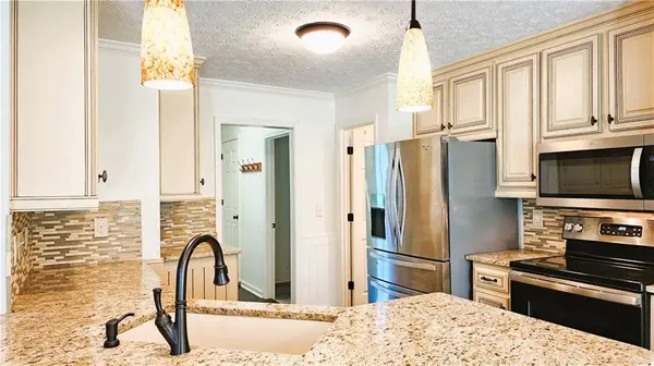 1881 Flowering DR, Grayson, GA 30017