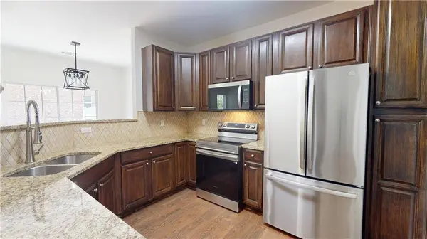 3249 Brockenhurst DR, Buford, GA 30519