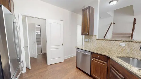 3249 Brockenhurst DR, Buford, GA 30519