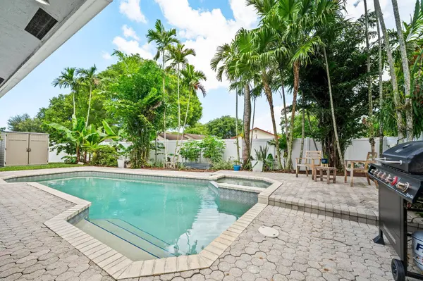 5591 SW 99th AVE, Cooper City, FL 33328