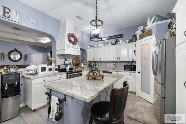 1409 La Ciniega Dr., Weslaco, TX 78596