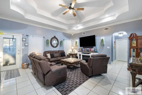 1409 La Ciniega Dr., Weslaco, TX 78596