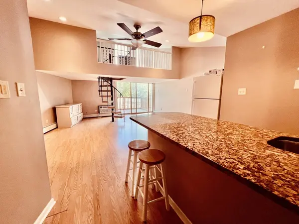 1188 Royal Glen DR #334, Glen Ellyn, IL 60137