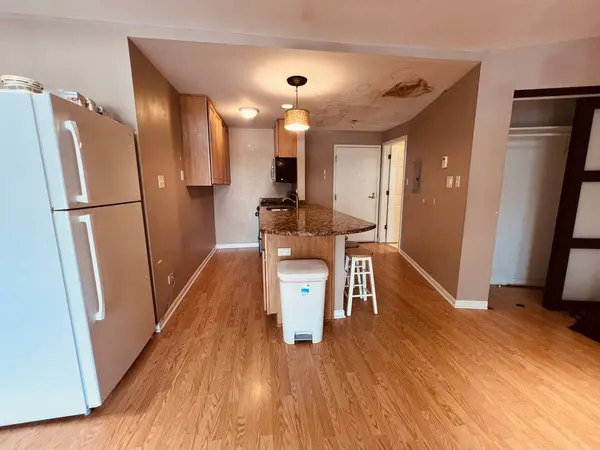 1188 Royal Glen DR #334, Glen Ellyn, IL 60137