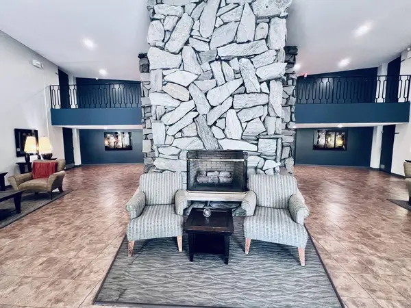 1188 Royal Glen DR #334, Glen Ellyn, IL 60137