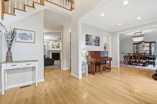7063 Bennington Woods Dr, Mccandless, PA 15237