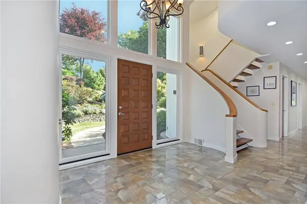 2682 Oak Hill Dr., Hampton, PA 15101