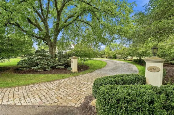406 Hillside DR, Sewickley Heights, PA 15143