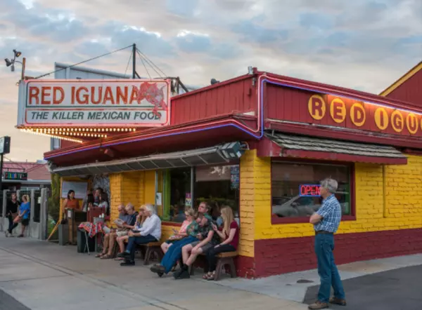 Discover LOCAL: Top 10 LOCALLY Owned Restaurants in Salt Lake City!