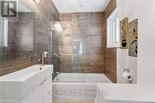 70 JARROW ROAD, St. Catharines (lakeshore), ON L2M1B6