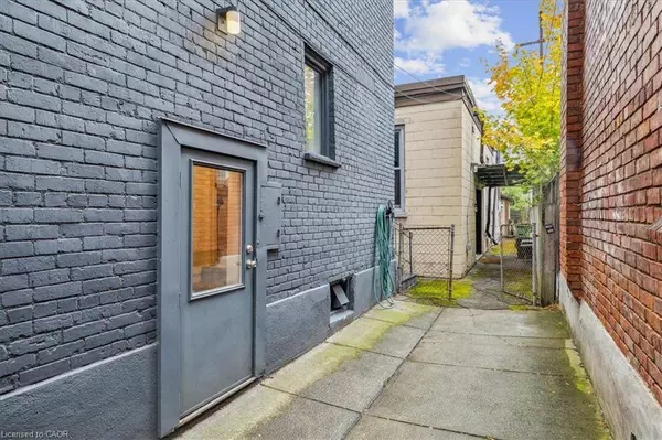 29 Case Street, Hamilton, ON L8L 3G6