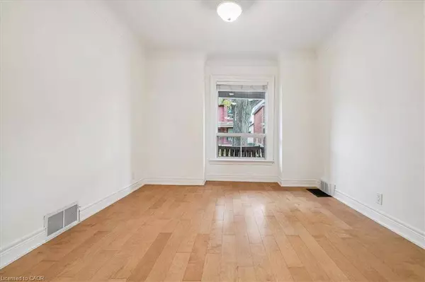 29 Case Street, Hamilton, ON L8L 3G6