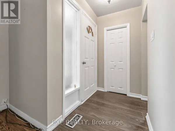 1586 SANDGATE CRESCENT, Mississauga (clarkson), ON L5J2E5
