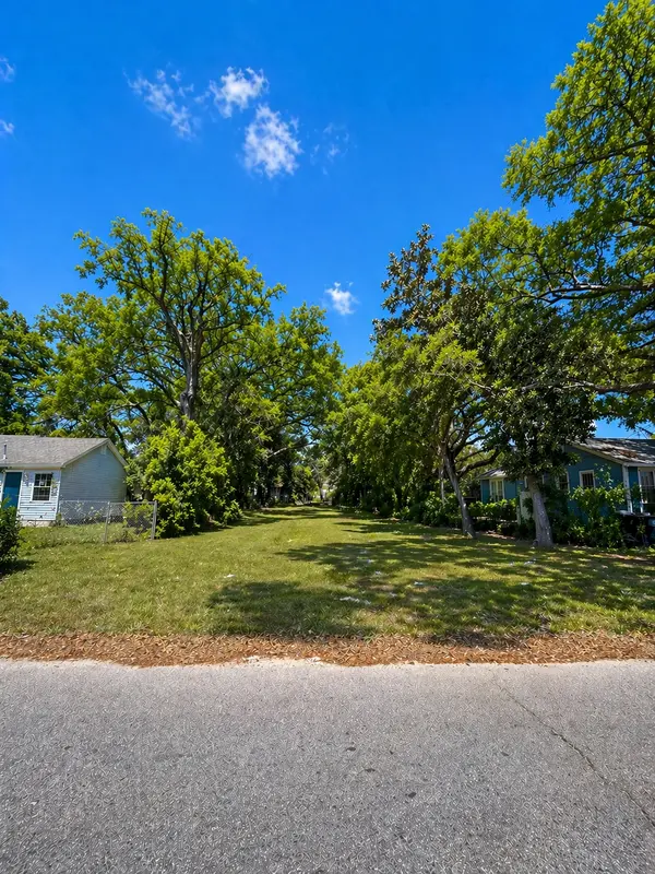 3714 W Gadsden St, Pensacola, FL 32505-7304