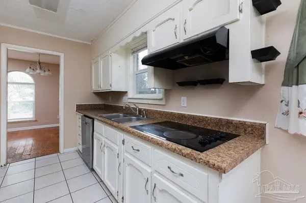 6096 Schofield Dr, Pensacola, FL 32506