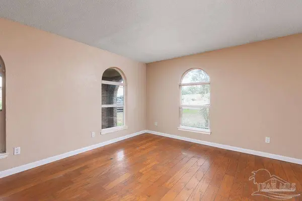 6096 Schofield Dr, Pensacola, FL 32506