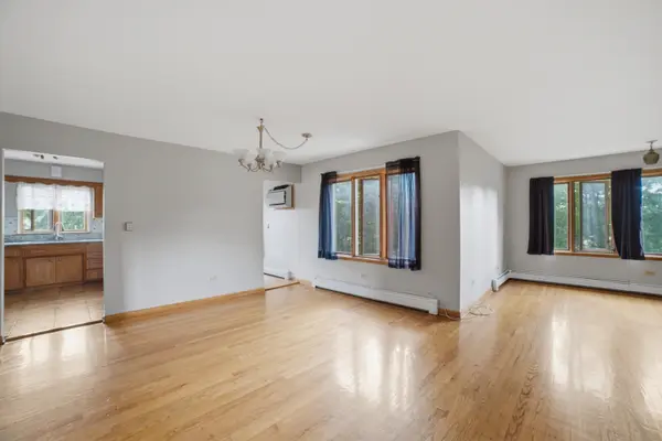 1121 N Northwest Hwy #2, Park Ridge, IL 60068-1663