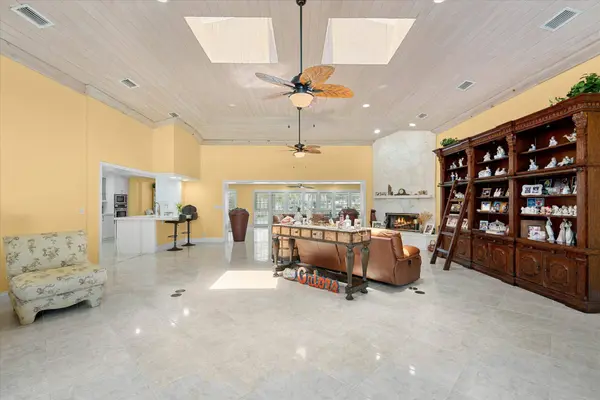 2141 NE 29th ST, Lighthouse Point, FL 33064
