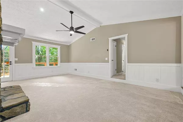 5226 Cumberland WAY, Stone Mountain, GA 30087