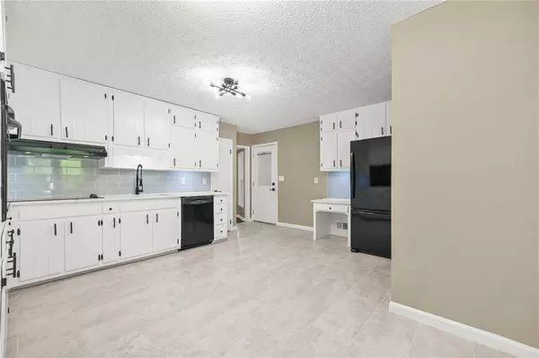 5226 Cumberland WAY, Stone Mountain, GA 30087