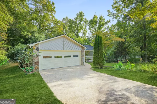 5226 Cumberland WAY, Stone Mountain, GA 30087