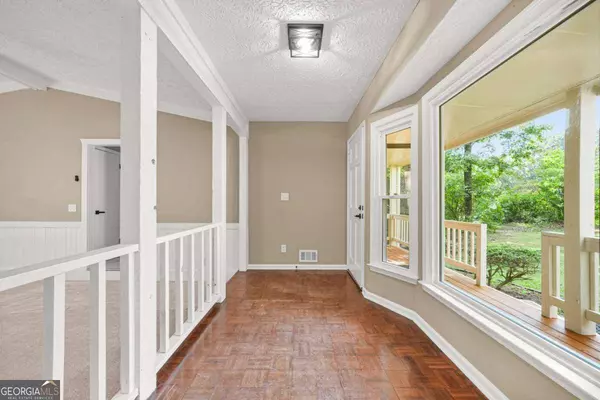 5226 Cumberland WAY, Stone Mountain, GA 30087