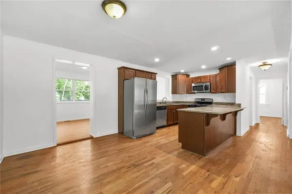 2054 Cogar DR, Decatur, GA 30032