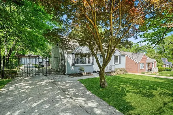 2054 Cogar DR, Decatur, GA 30032