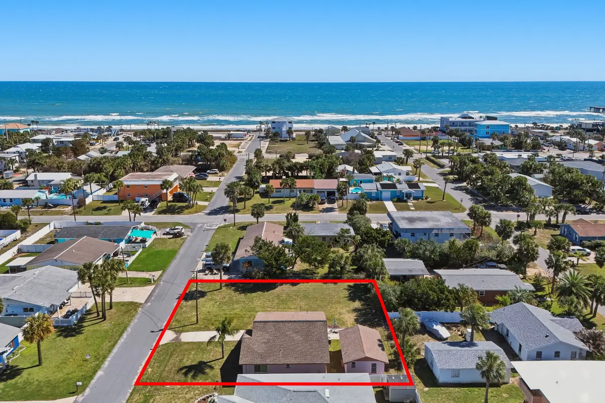 309 N 4th St, Flagler Beach, FL 32136-3375