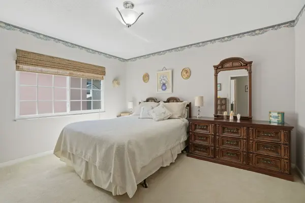 309 N 4th St, Flagler Beach, FL 32136-3375