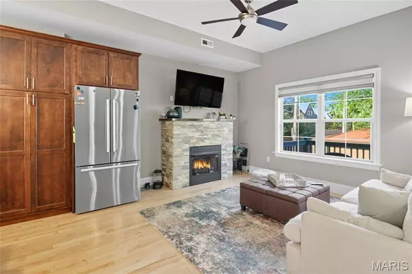 3612 Flad AVE, St Louis, MO 63110