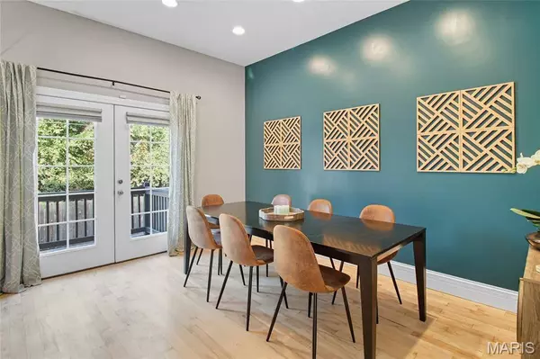 3612 Flad AVE, St Louis, MO 63110