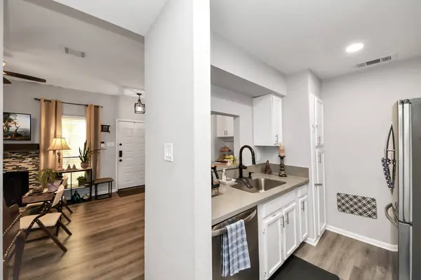 8299 Cambridge ST #1406, Houston, TX 77054