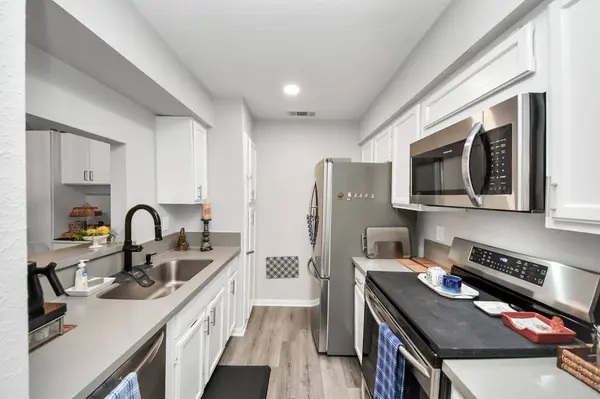 8299 Cambridge ST #1406, Houston, TX 77054
