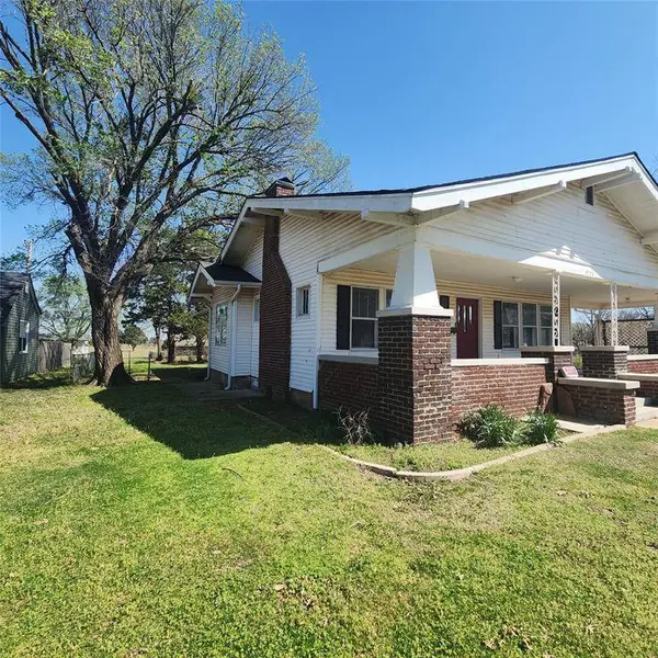 1224 N Barta AVE, Prague, OK 74864