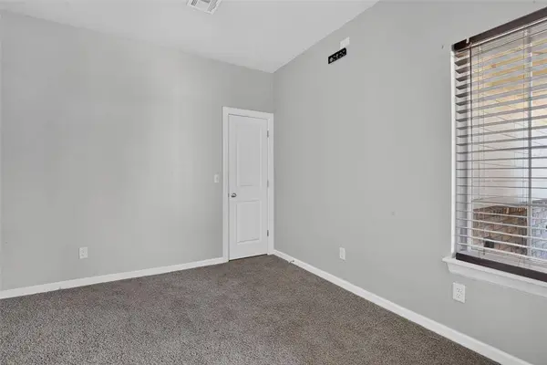 1200 Magnolia DR, Noble, OK 73068