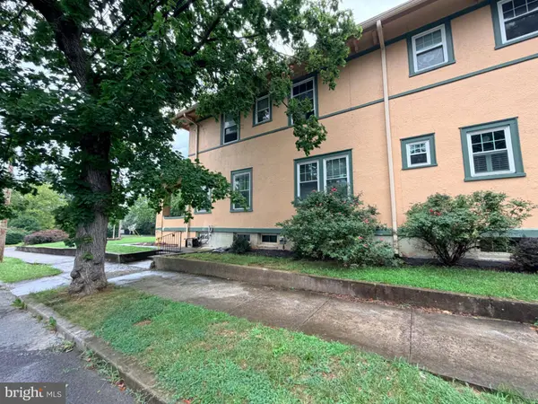 1025 W KING ST, Martinsburg, WV 25401