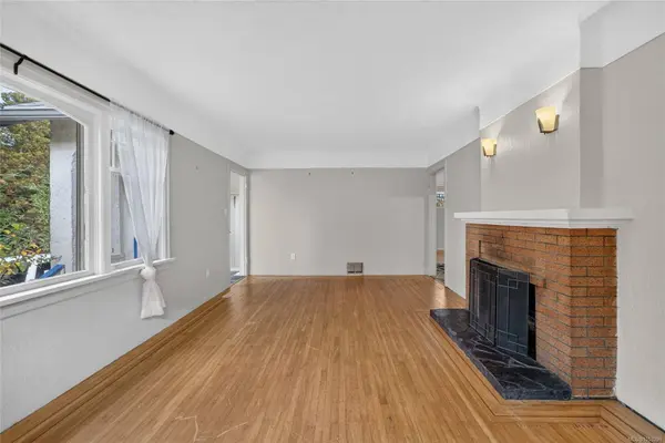 3219 RUTLEDGE St, Saanich, BC V8X 1N6