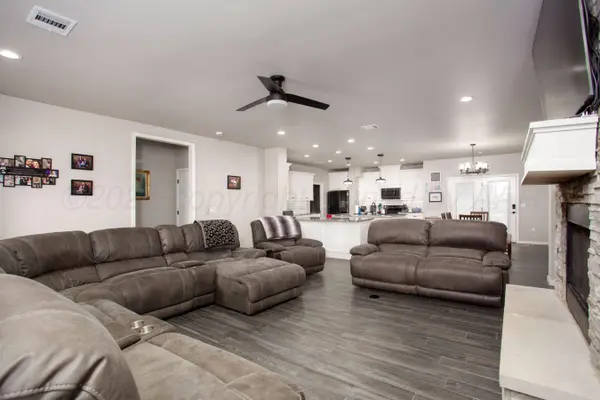 2704 Knoll DR, Amarillo, TX 79118