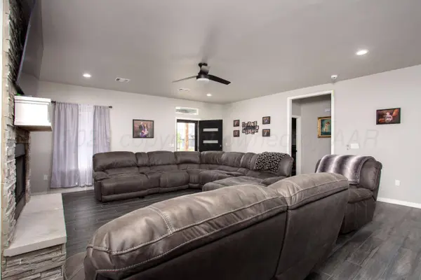 2704 Knoll DR, Amarillo, TX 79118