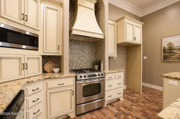 304 Kelsea DR, Broussard, LA 70518