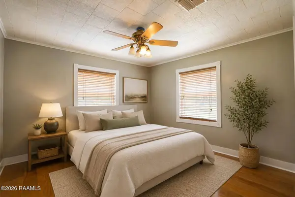 305 1/2 Henry ST, New Iberia, LA 70563