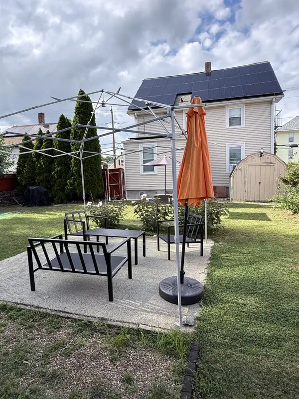 128 Vincent Ave, North Providence, RI 02904-4947
