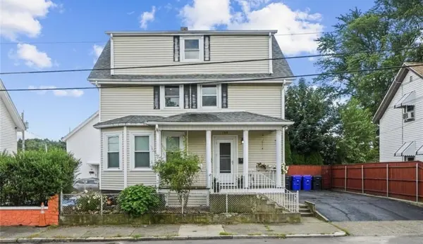 128 Vincent Ave, North Providence, RI 02904-4947